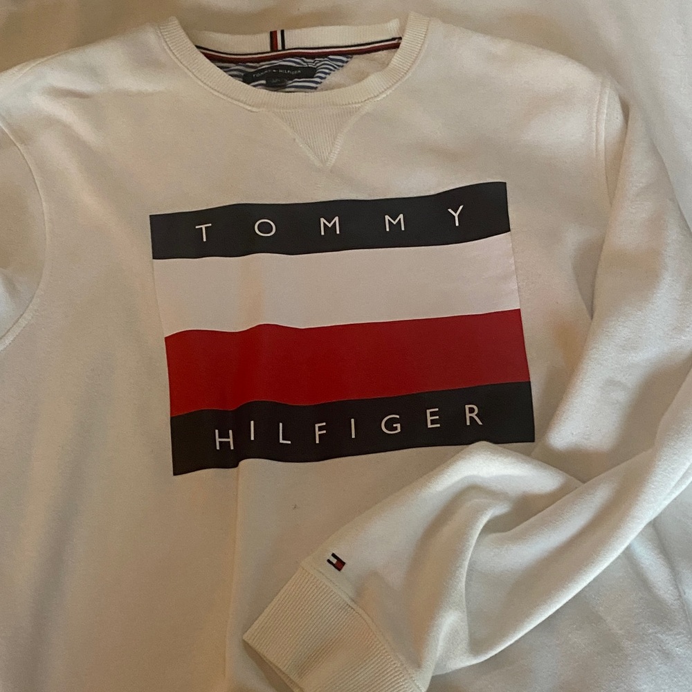 Tommy Hilfiger Men's White and Red Crewneck Sweater